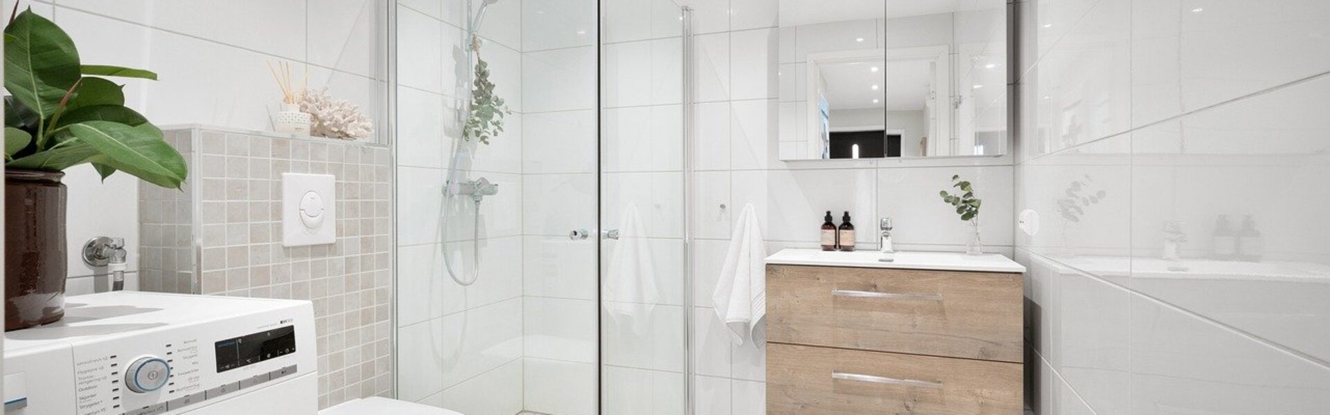 Quels_sont_les_matériaux_indispensables_pour_une_salle_de_bain_élégante_et_durable ?